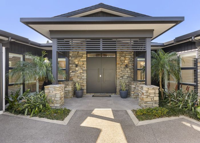  at 76 Bramley Drive, Farm Cove, Manukau City, Auckland