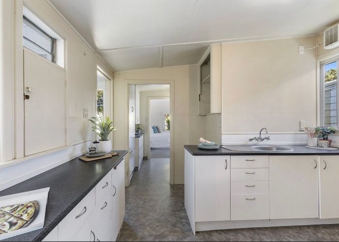  at 216 Coutts Street, Rongotai, Wellington