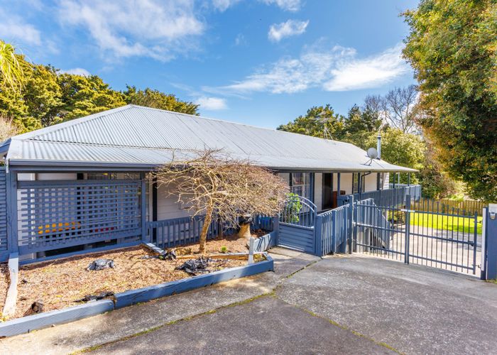  at 12 Palmetto Place, Goodwood Heights, Manukau City, Auckland