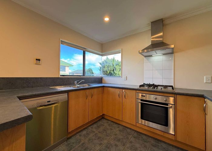  at 10 Cabbage Tree Grove, Woodridge, Wellington, Wellington
