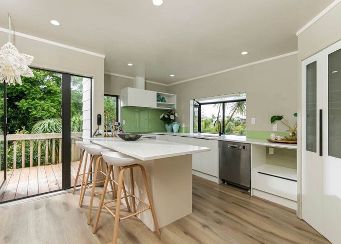  at 33 Waipuia Place, Greenhithe, North Shore City, Auckland