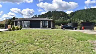  at 42 Tame Porati Street, Manakau, Waikawa Beach