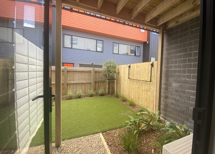  at 8/3234 Great North Road, New Lynn, Waitakere City, Auckland