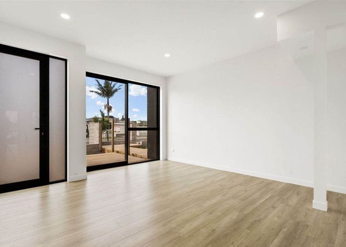  at 10 Grange Road, Papatoetoe, Manukau City, Auckland