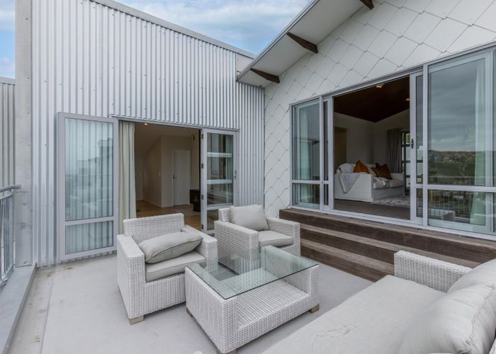  at 16  Glendevere Terrace, Redcliffs, Christchurch City, Canterbury