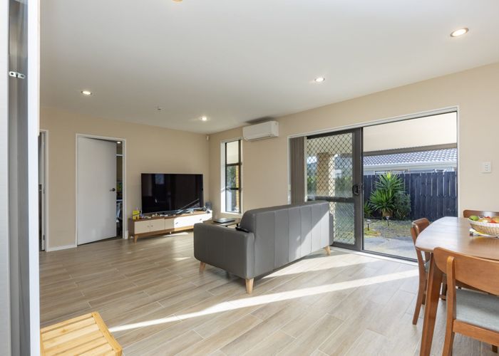 at 19A Preston Avenue, Henderson, Auckland