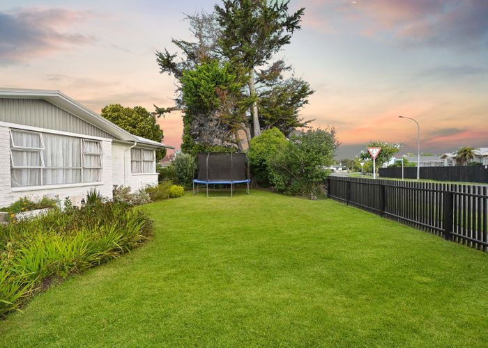  at 30 Rhonda Avenue, Deanwell, Hamilton