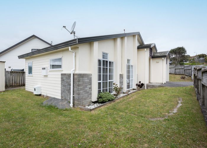  at 20 Kentwood Drive, Woodridge, Wellington
