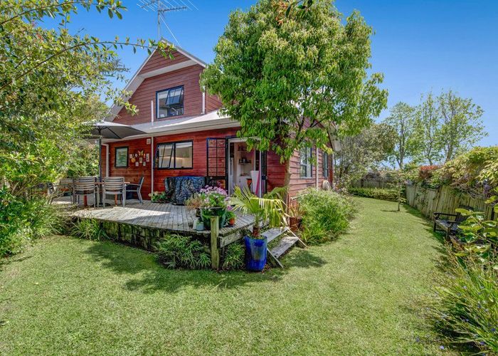  at 1/8 Rifleman Rise, Unsworth Heights, Auckland