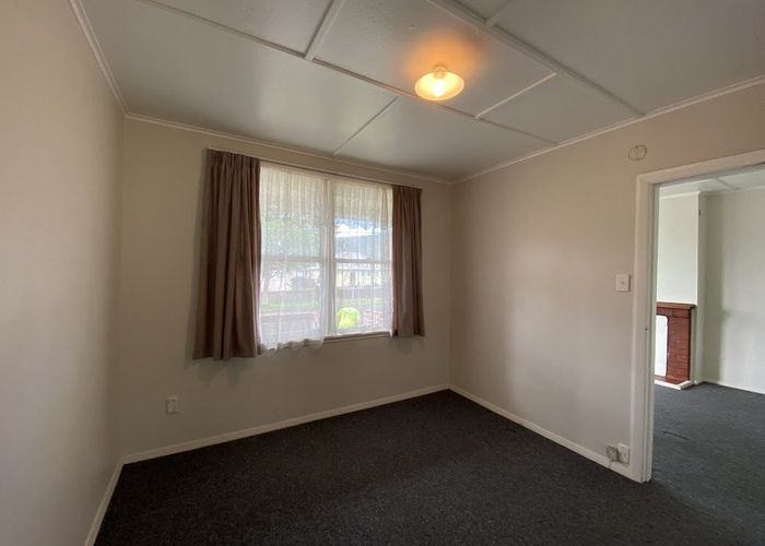  at 90 Strand Cres, Naenae, Lower Hutt, Wellington