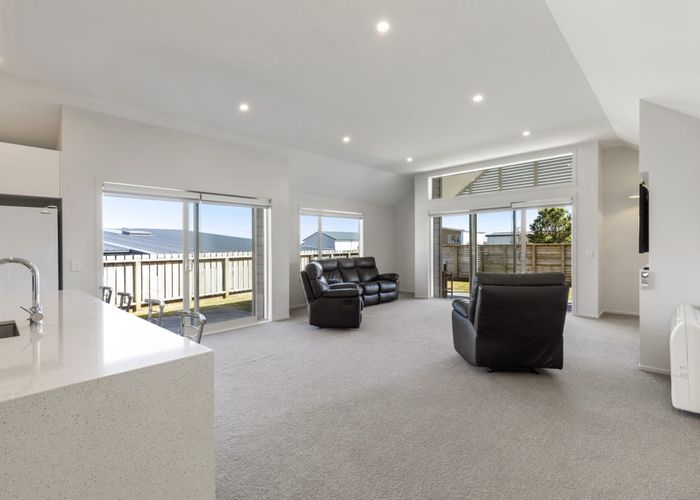  at 66 Cedarwood Street, Woodridge, Wellington