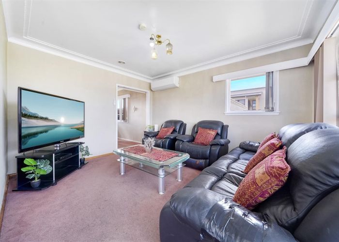  at 2/116 Wallace Road, Papatoetoe, Auckland