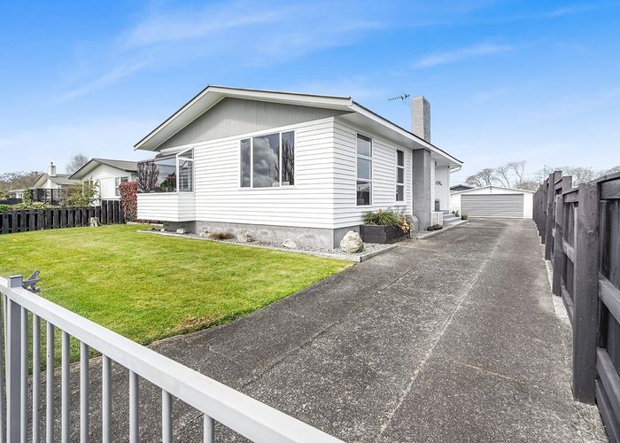  at 8 Katherine Place, Melville, Hamilton