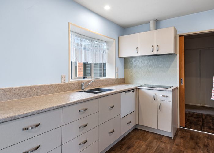  at 2/14 Middlepark Road, Upper Riccarton, Christchurch City, Canterbury