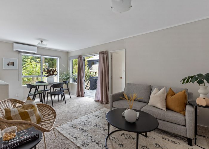  at 2 Shadon Place, Stanmore Bay, Whangaparaoa