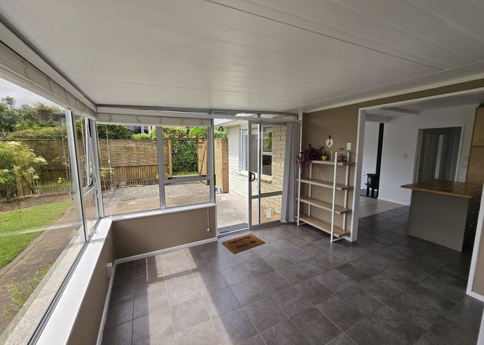  at 4 Kiwi Road, Raumati Beach, Kapiti Coast, Wellington