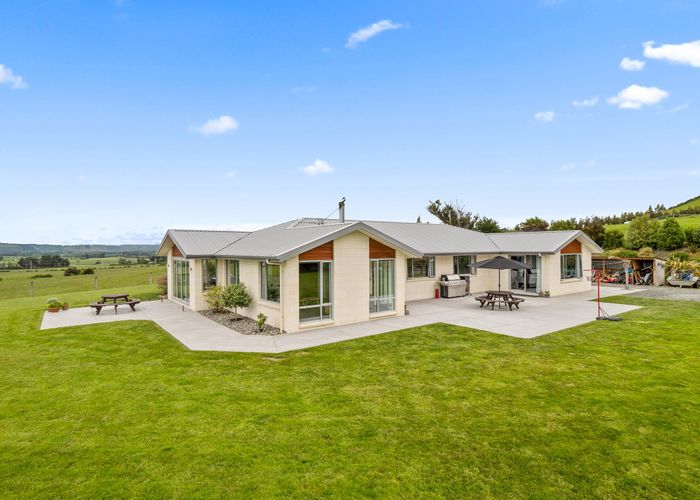  at 62 Back Road, Woodside, Outram