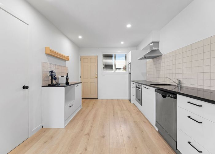  at 4/100 Papanui Road, Merivale, Christchurch City, Canterbury