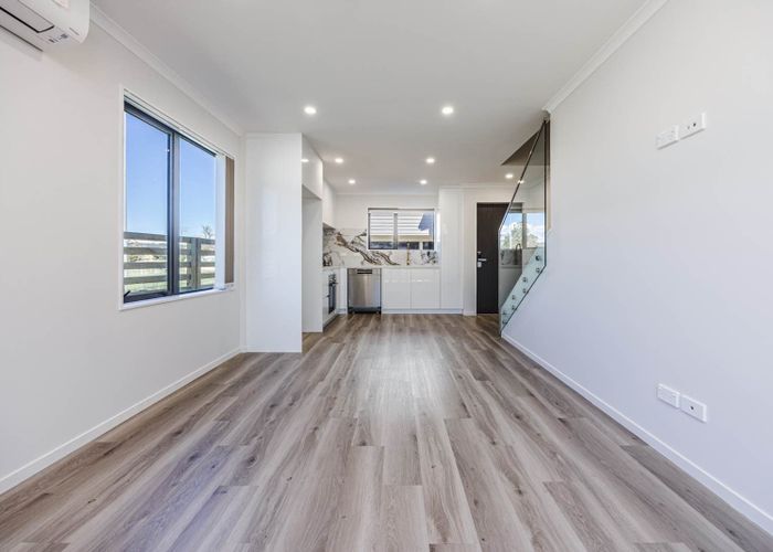  at 100F Seymour Road, Sunnyvale, Waitakere City, Auckland