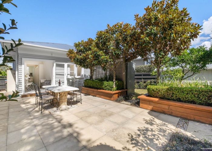  at 22 Watling Street, Mount Eden, Auckland