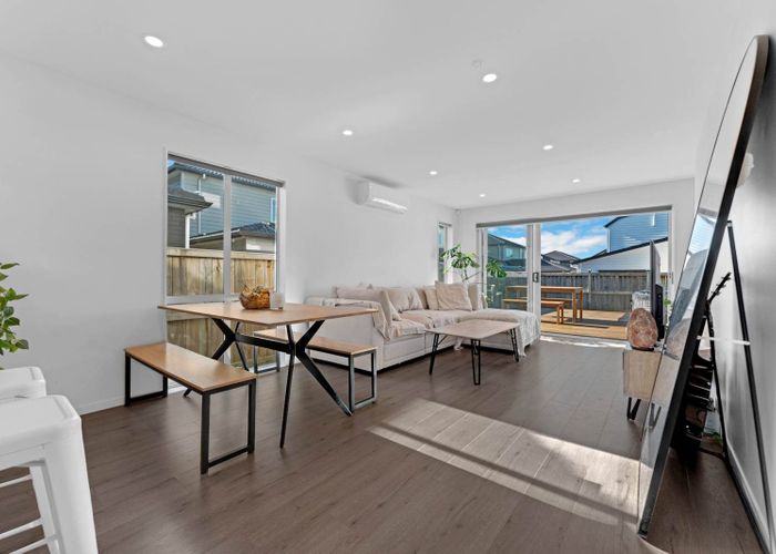  at 9 Freshland Drive, Flat Bush, Manukau City, Auckland