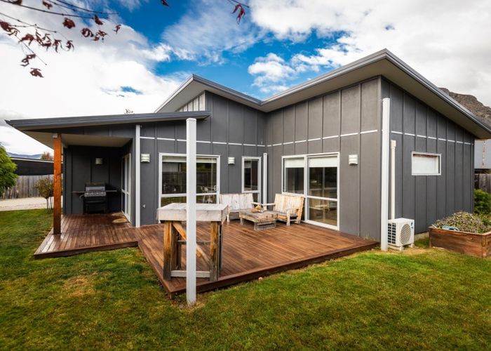  at 6 Amber Close, Arthurs Point, Queenstown