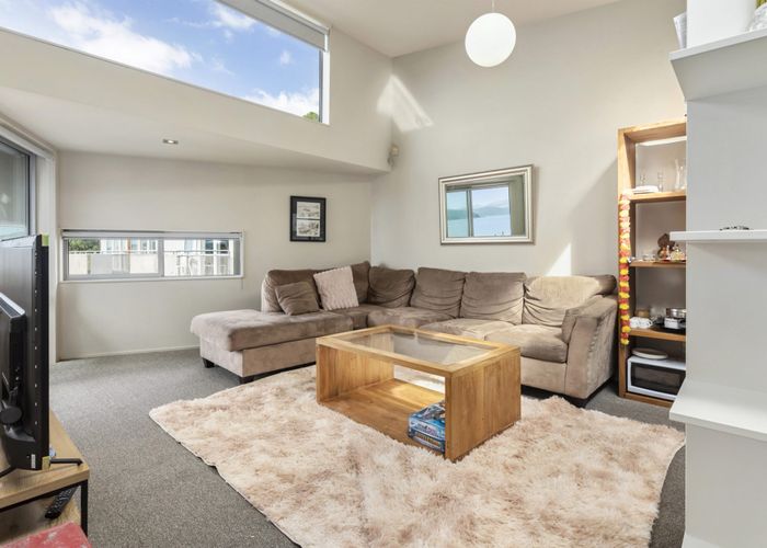  at 9/2 Onslow Road, Khandallah, Wellington