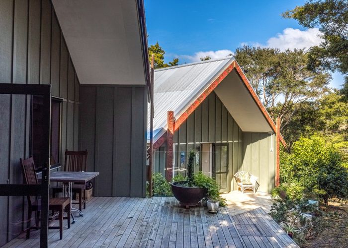  at 16 Te Makiri Road, Onetangi, Waiheke Island, Auckland
