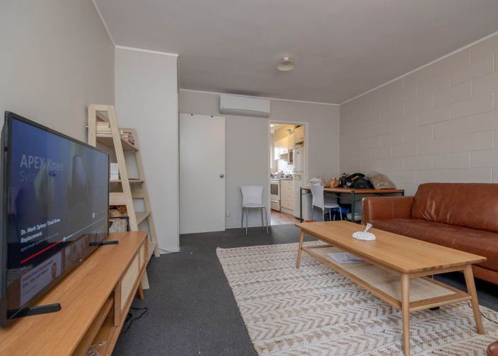  at 2/46 School Road, Morningside, Auckland City, Auckland