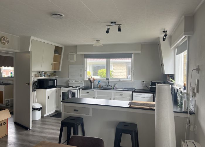  at 8 Russell Avenue, Allenton, Ashburton