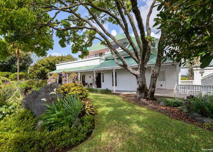  at 18 Puriri Place, Sandspit