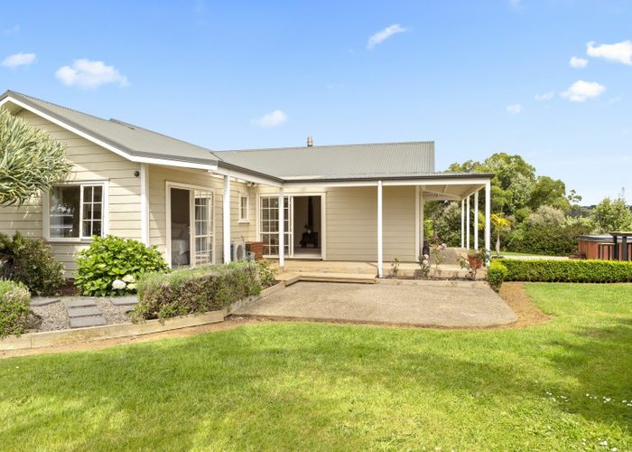  at 948 Awhitu Road, Pollok, Pollok