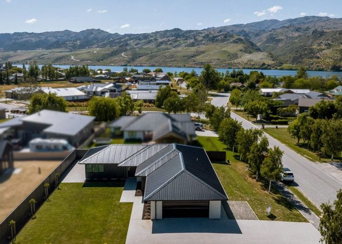  at 9 Pisa Moorings Road, Mount Pisa, Cromwell