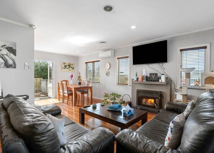  at 1/1 Gloria Avenue, Te Atatu Peninsula, Waitakere City, Auckland