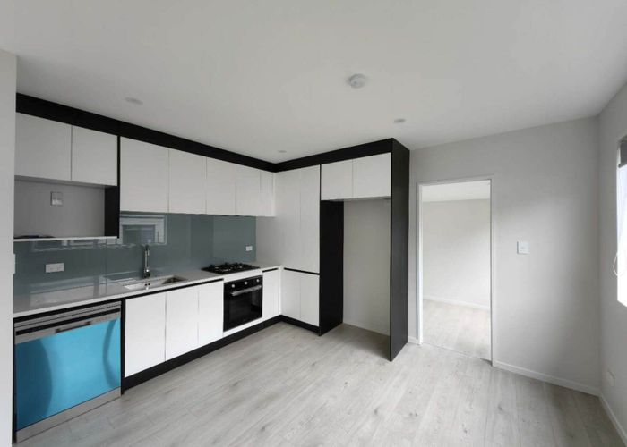  at 4 Miranda Street, Avondale, Auckland
