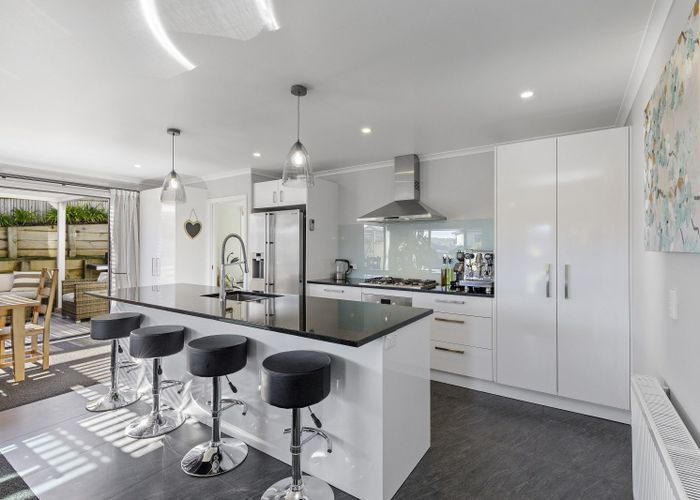  at 32 Lanyon Place, Whitby, Porirua