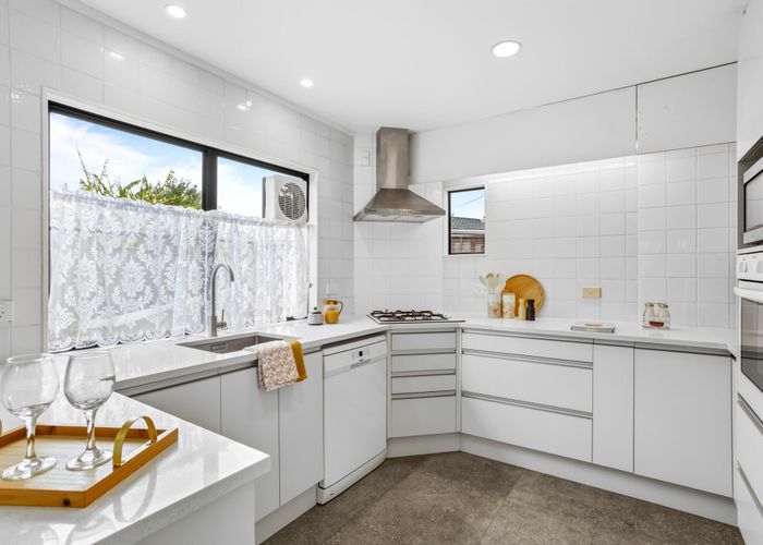  at 2/19 Stanley Avenue, Milford, North Shore City, Auckland