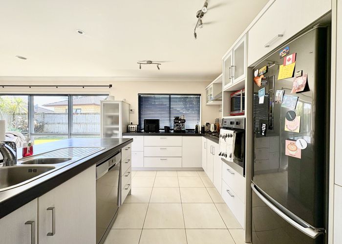  at 6 Bellshill Close, Wattle Downs, Manukau City, Auckland