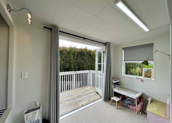  at 156 Carlisle Road, Northcross, North Shore City, Auckland