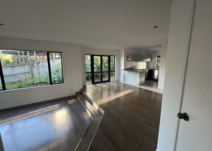  at 282A East Coast Road, Forrest Hill, North Shore City, Auckland