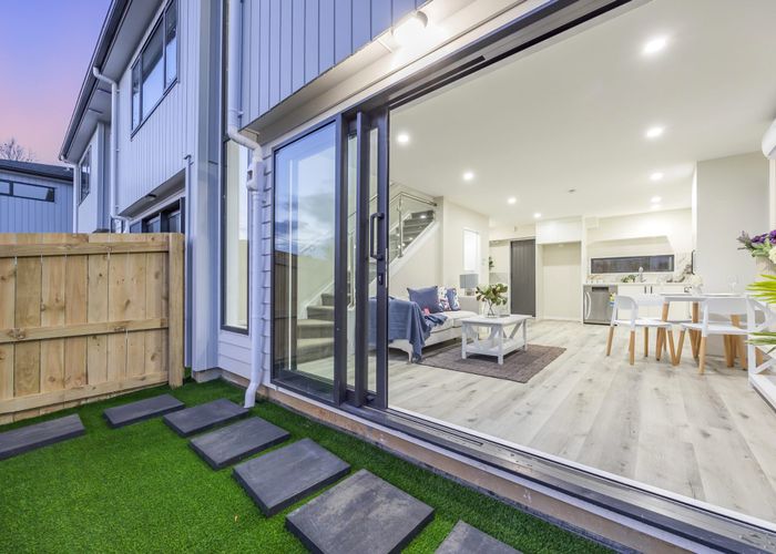 at 4/6 Vine Street, Mangere East, Manukau City, Auckland
