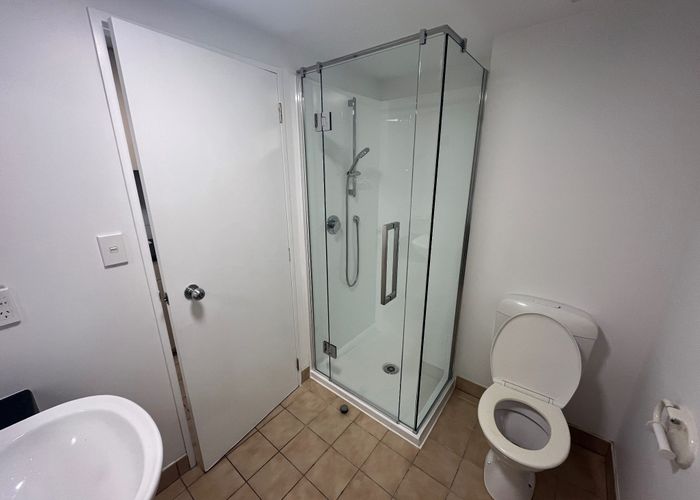  at 13Q/3 Whitaker Place, Grafton, Auckland