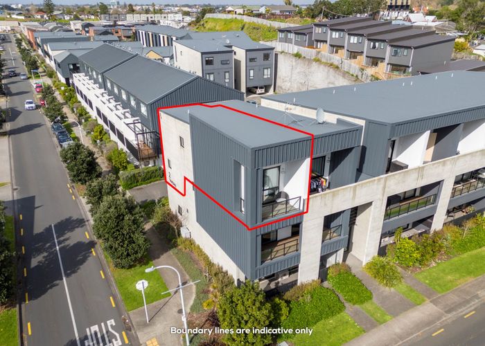  at 15/2 Tahuhu Road, Mount Wellington, Auckland City, Auckland