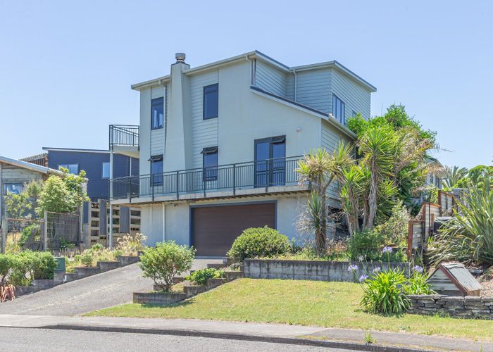  at 8 Arataki Grove, Waitarere Beach, Horowhenua, Manawatu / Whanganui