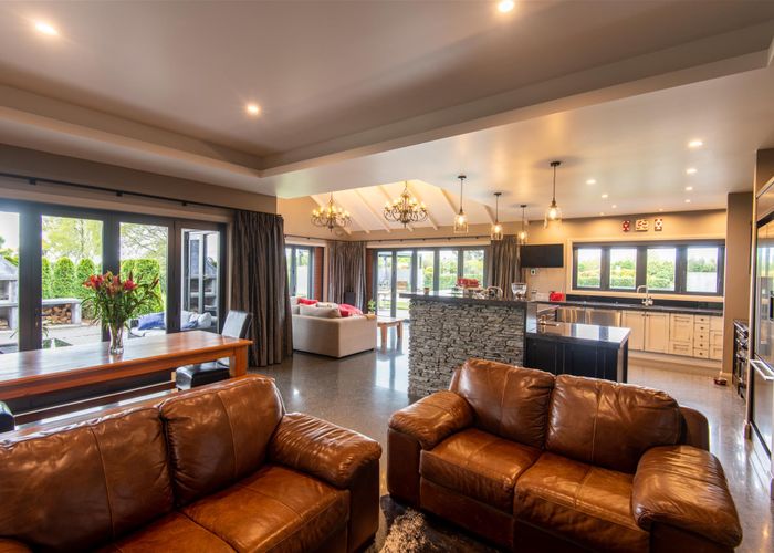  at 200 Holland Road, Puketaha