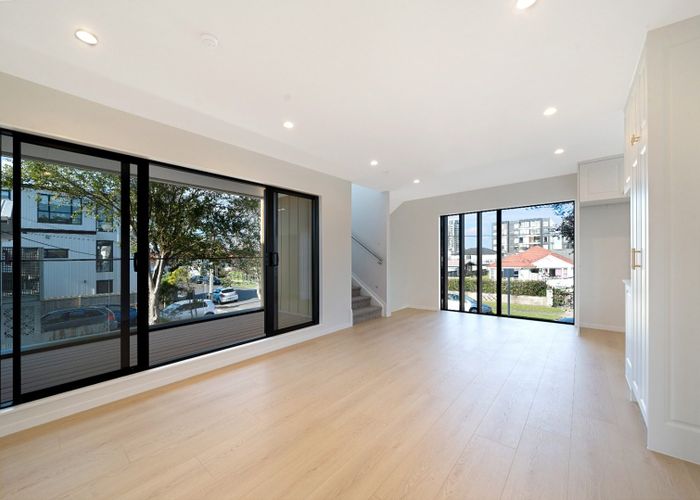  at 2/9 Lomond Street, Takapuna, North Shore City, Auckland