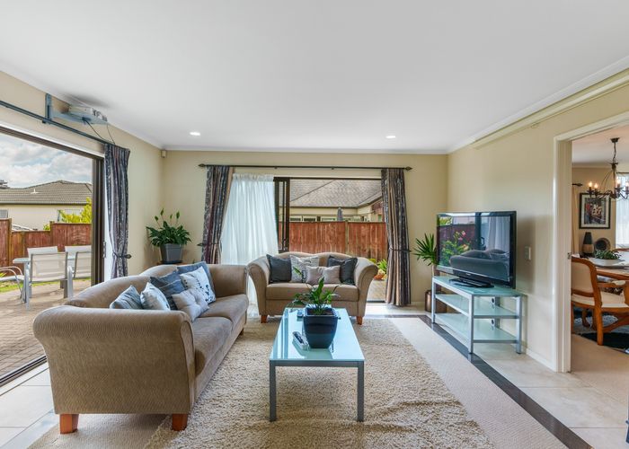  at 86 Gracechurch Drive, Flat Bush, Auckland
