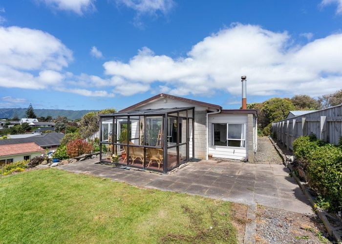  at 63 Queens Road, Waikanae Beach, Kapiti Coast, Wellington