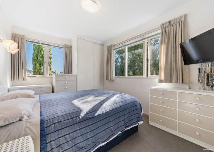  at 17 Kimber Hall Avenue, Mount Roskill, Auckland City, Auckland