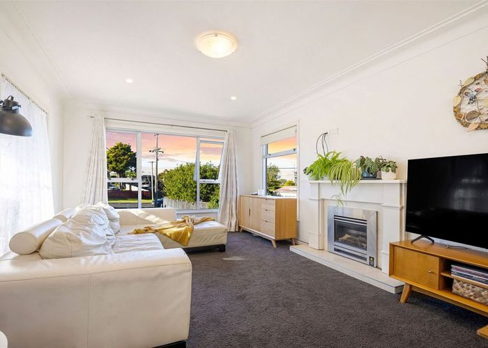  at 21 Covil Avenue, Te Atatu South, Waitakere City, Auckland